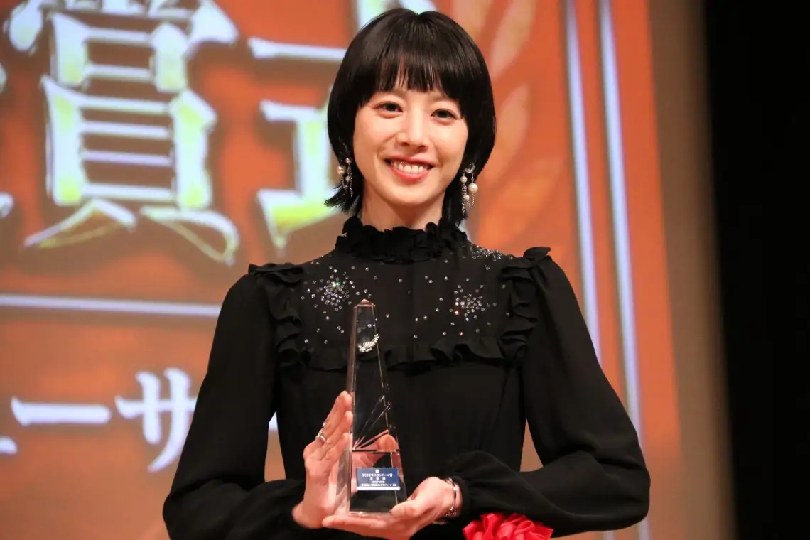 「2026年 第50回エランドール賞」を受賞し、授賞式に出席した夏帆さん