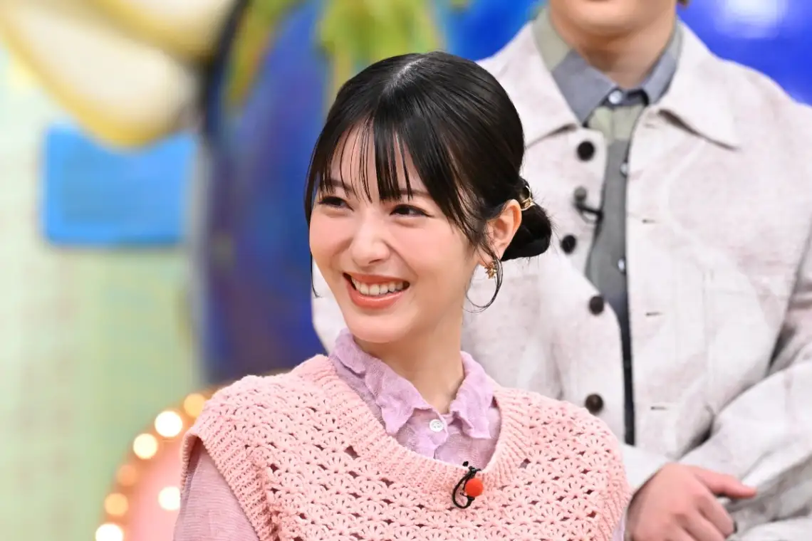 バラエティー番組「ザ！世界仰天ニュース」に出演する浜辺美波さん＝日本テレビ提供