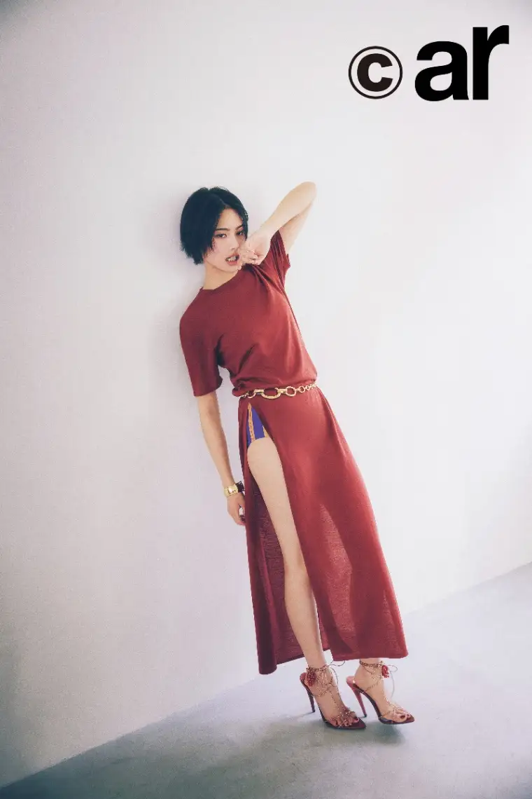 女性ファッション誌「ar」3月号に登場する安斉星来さん